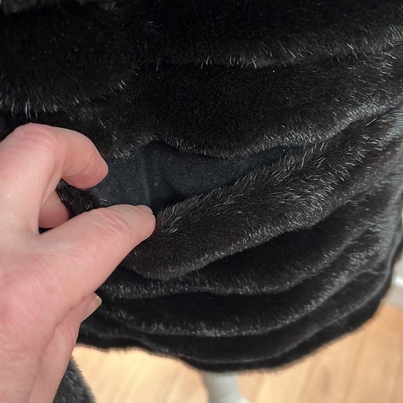 Real MINK VEST Pristine Condition Luxurious feel and look pit to pit 20.5” - Picture 7 of 14